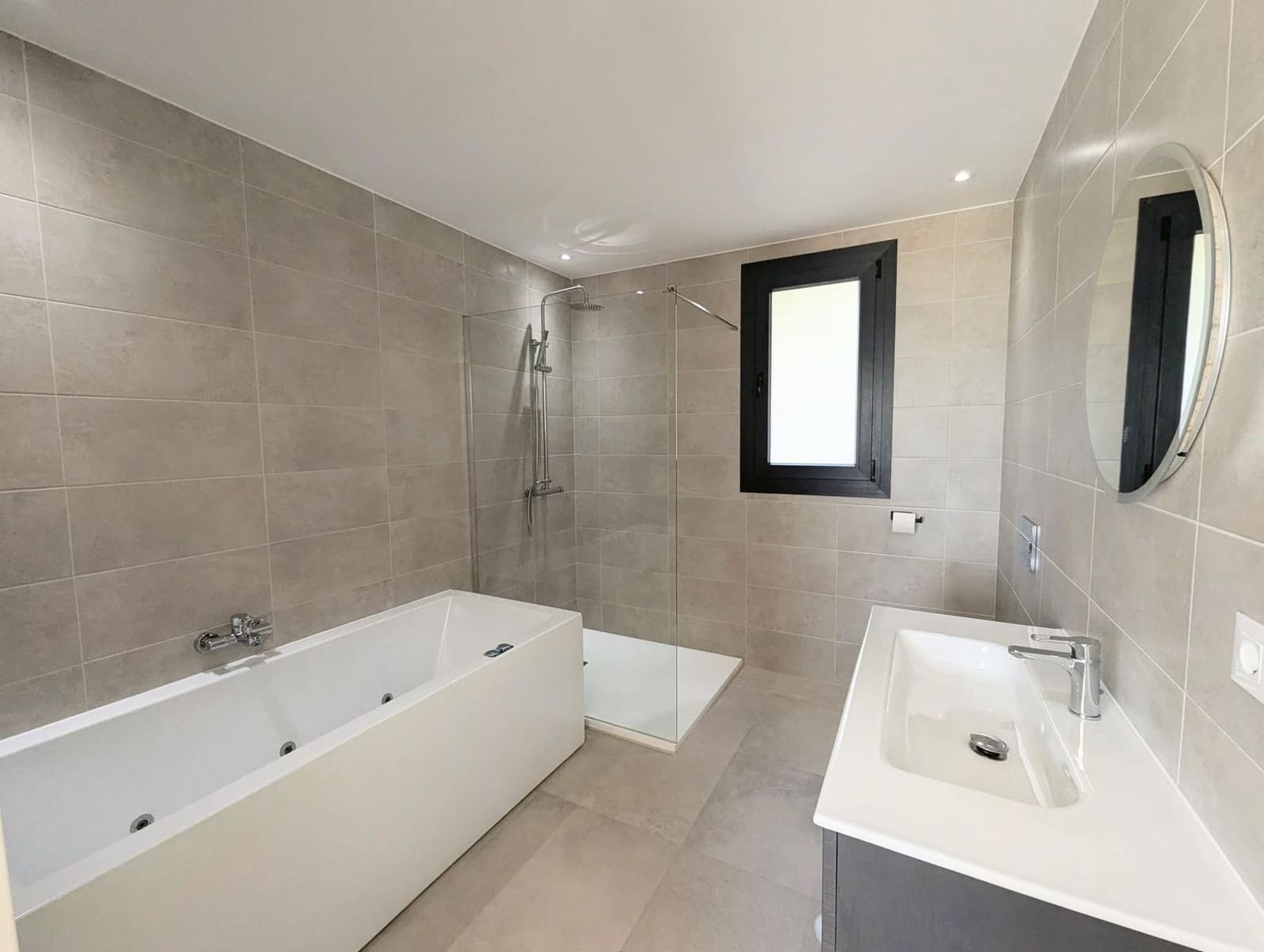 3 bedroom Villa for sale in Artola - € 1,900,000 (Ref: 9894566)