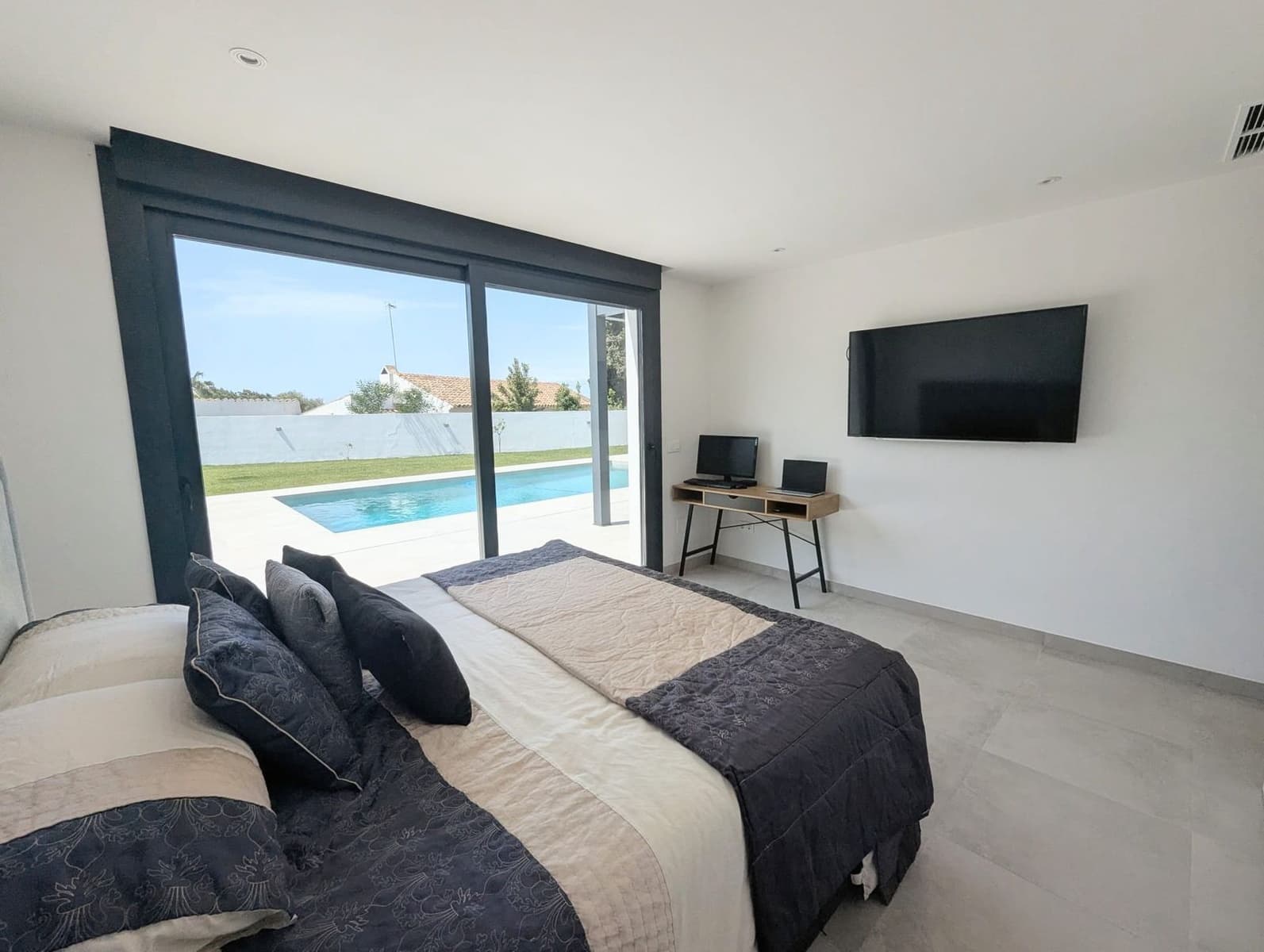 3 bedroom Villa for sale in Artola - € 1,900,000 (Ref: 9894566)