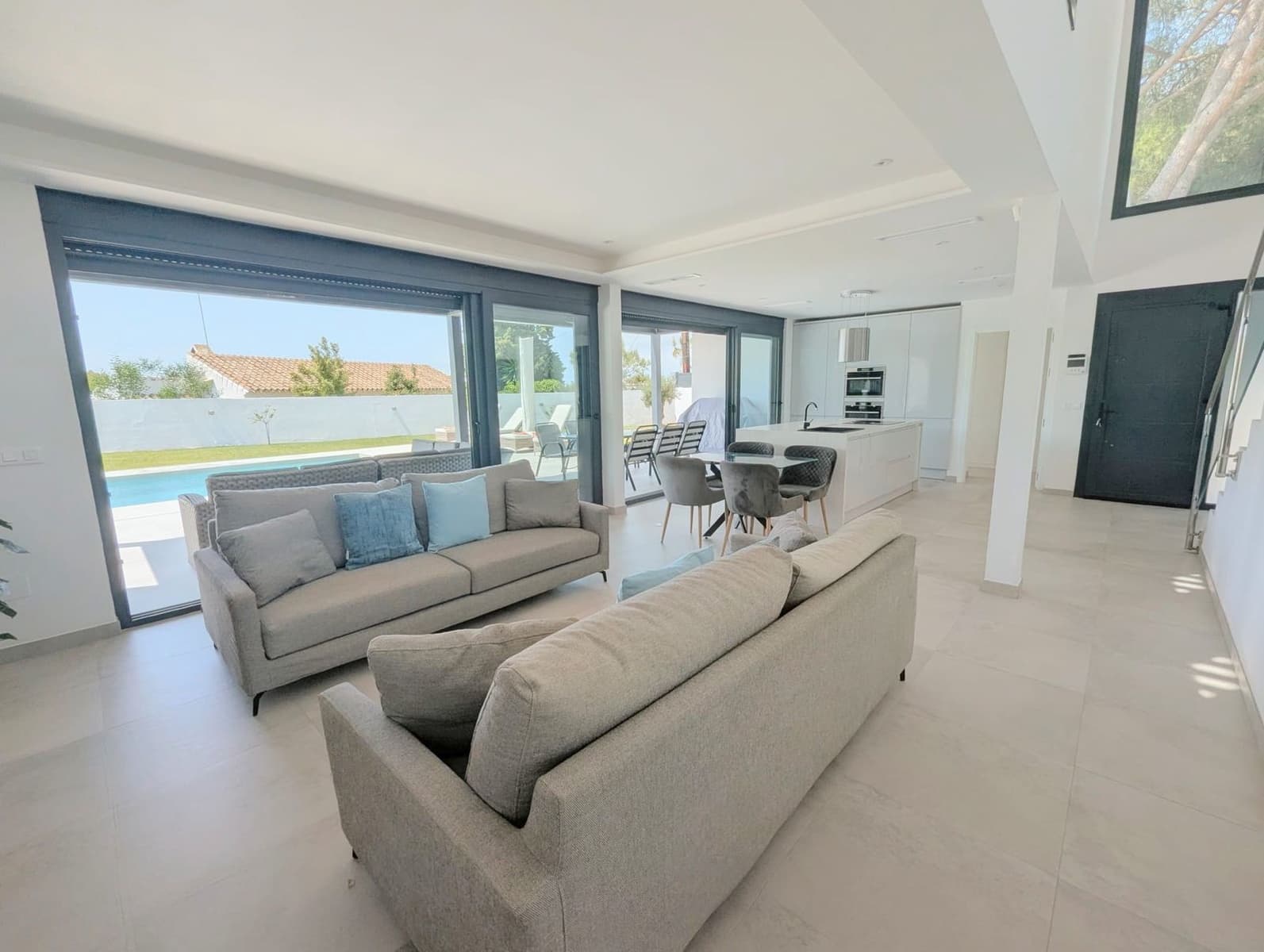 3 bedroom Villa for sale in Artola - € 1,900,000 (Ref: 9894566)