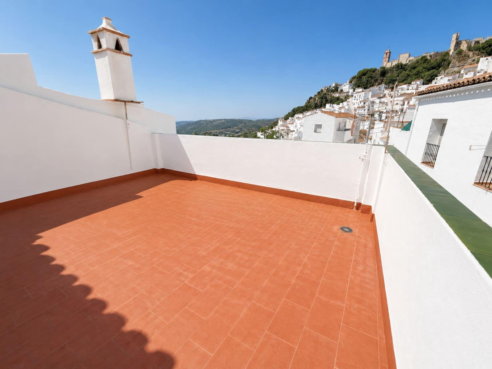 3 bedroom Villa for sale in Casares - € 280,000 (Ref: 9894567)