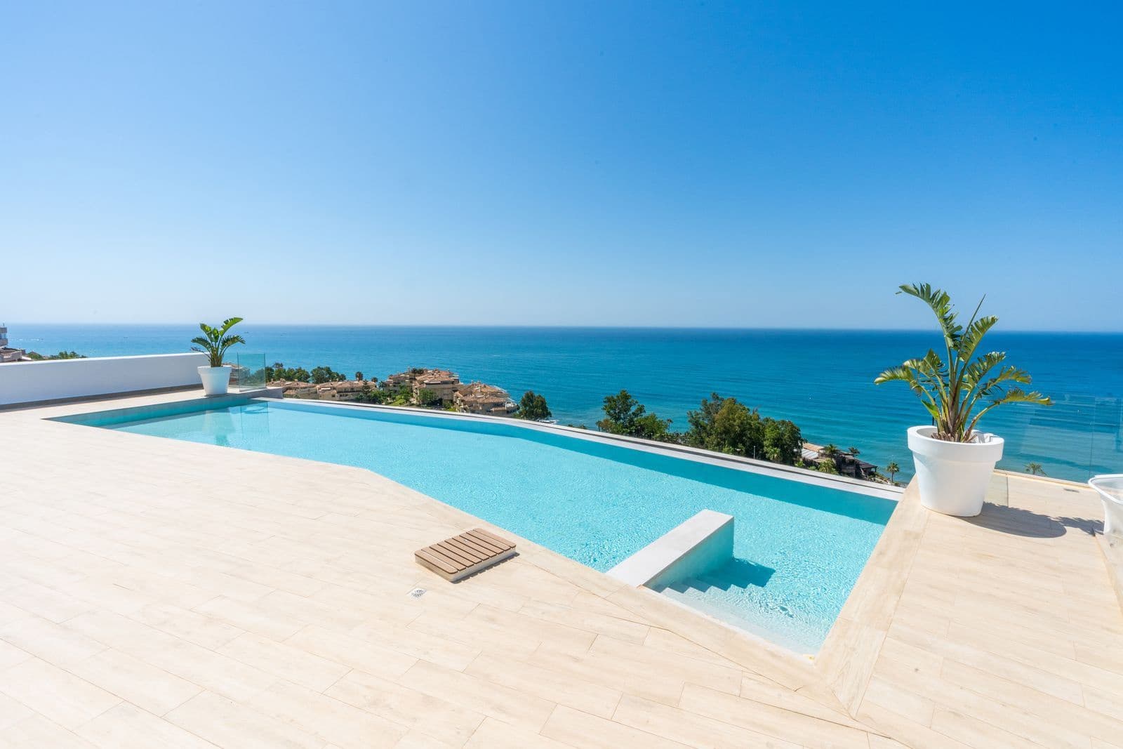 3 bedroom Apartment for sale in Torrequebrada - € 1,169,000 (Ref: 9894569)