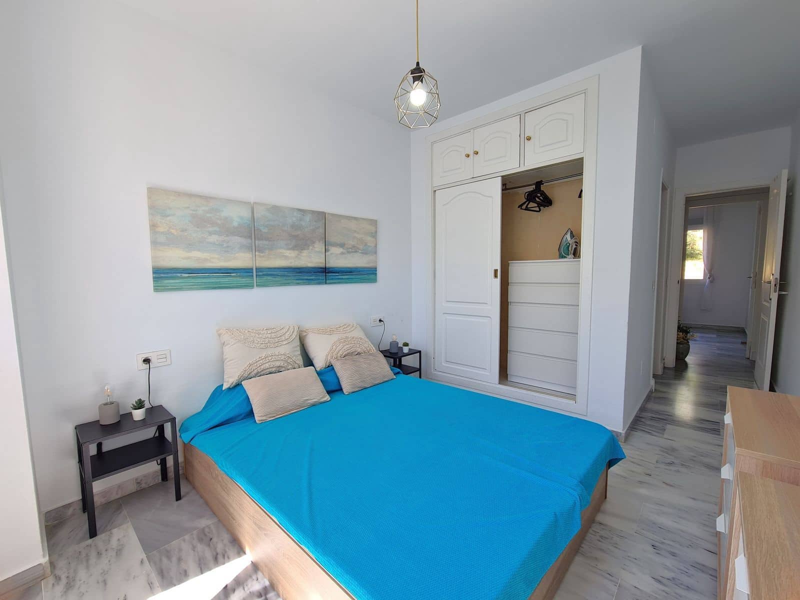 2 bedroom Apartment for sale in Estepona - € 375,000 (Ref: 9894572)
