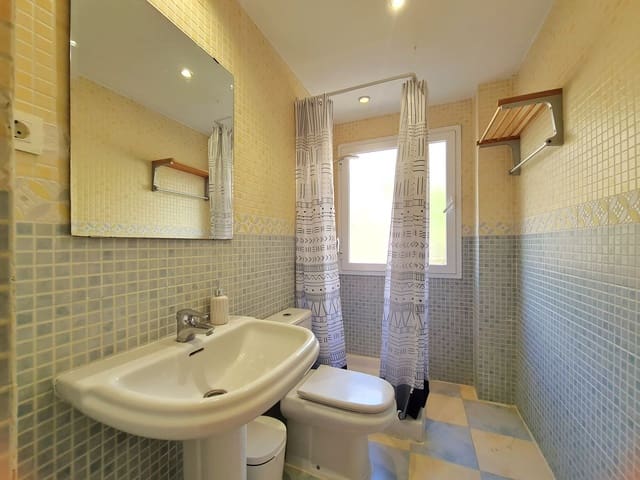 2 bedroom Apartment for sale in Estepona - € 375,000 (Ref: 9894572)