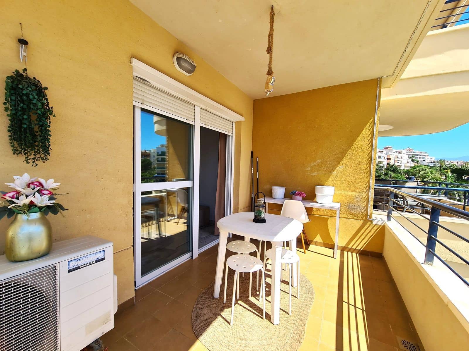 2 bedroom Apartment for sale in Estepona - € 375,000 (Ref: 9894572)