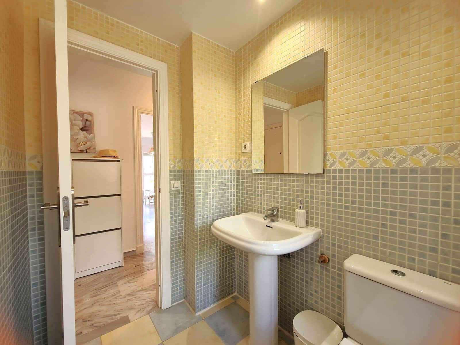 2 bedroom Apartment for sale in Estepona - € 375,000 (Ref: 9894572)