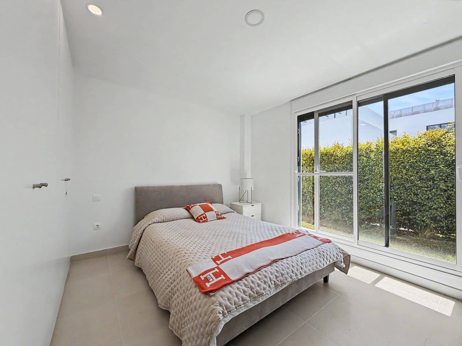 Apartamento de 3 habitaciones en Sotogrande en venta - 880.000 € (Ref: 9894573)