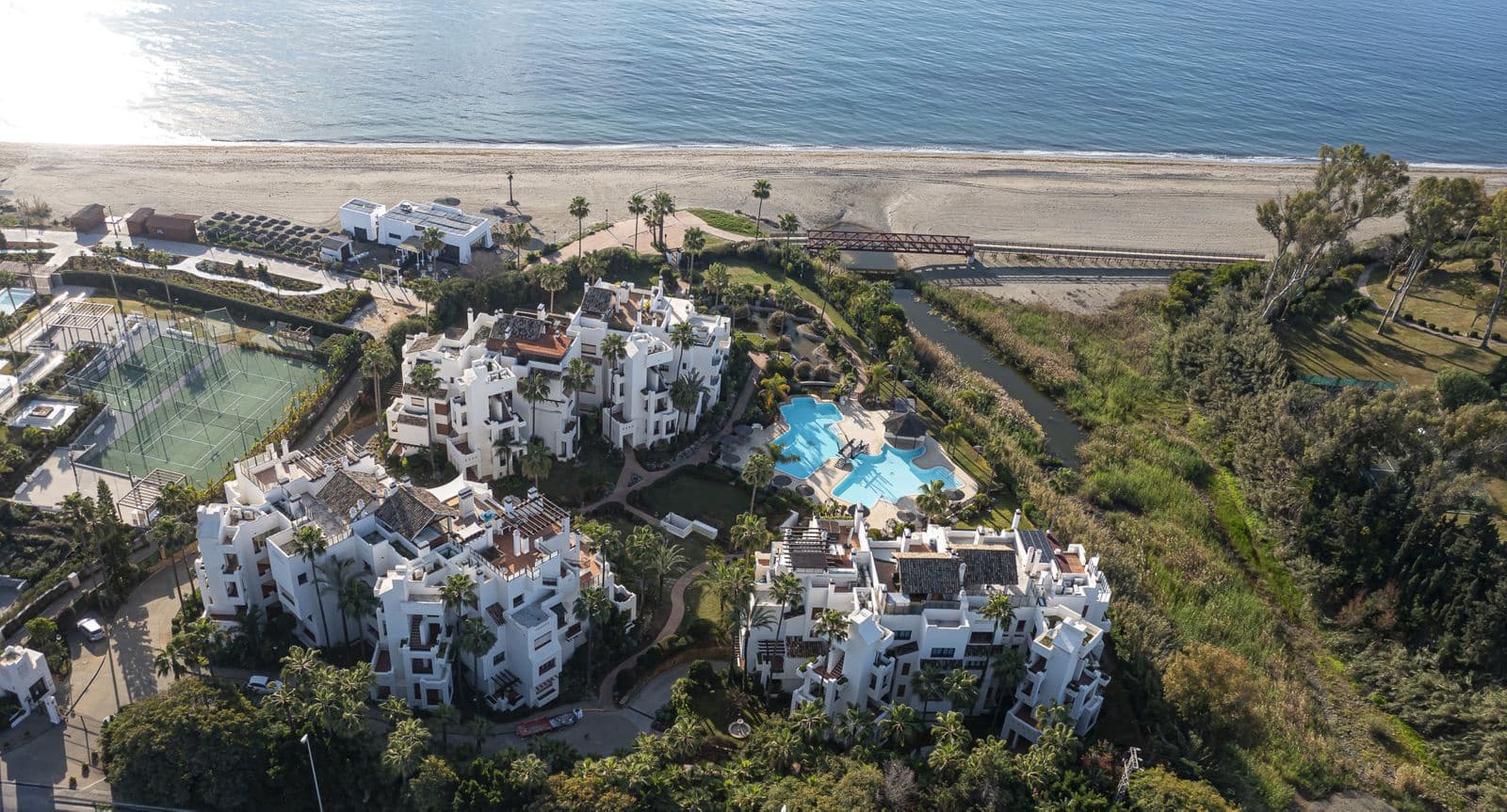 3 slaapkamer Appartement te koop in Estepona - € 1.995.000 (Ref: 9894576)