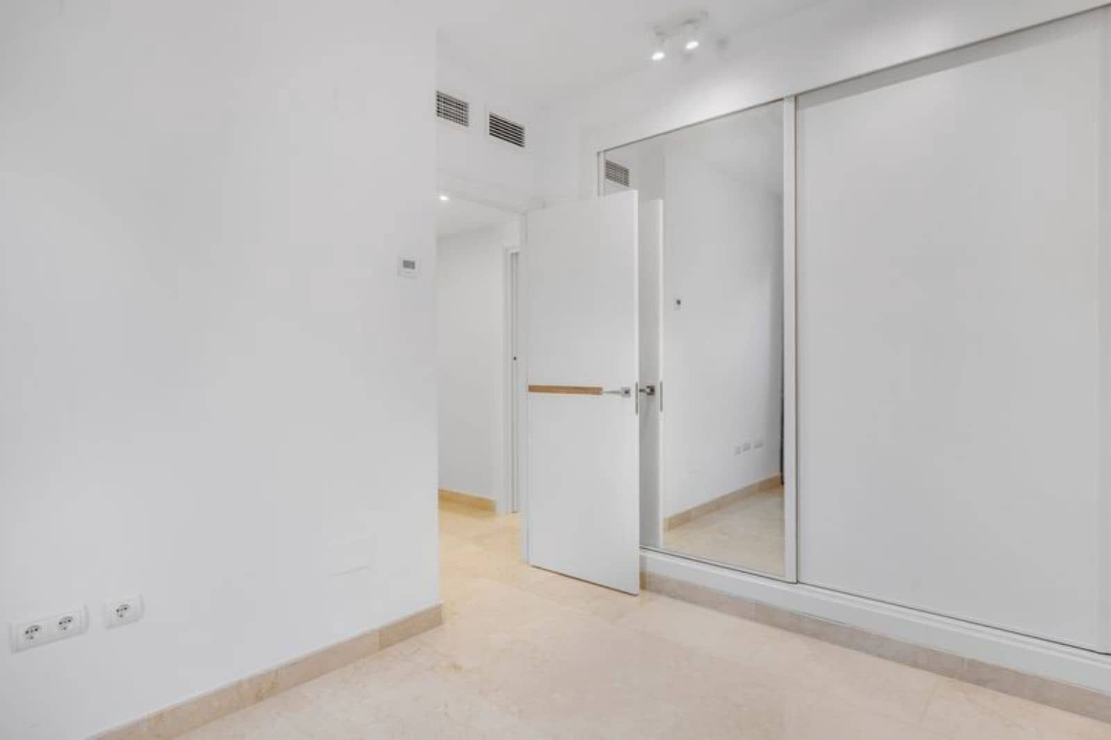 3 soveværelse Lejlighed til salg i Benahavis - € 770.000 (Ref: 9894586)