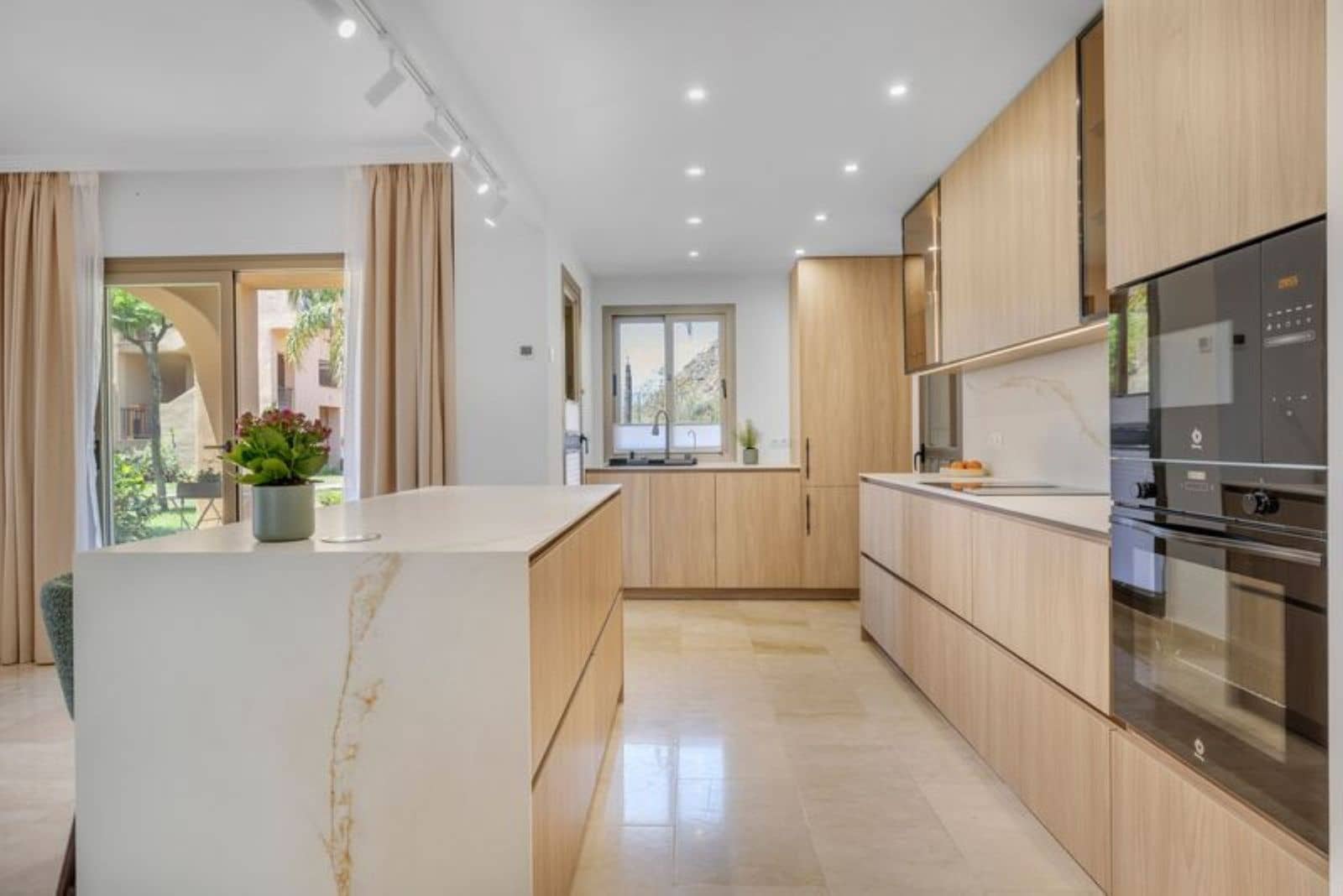 3 soveværelse Lejlighed til salg i Benahavis - € 770.000 (Ref: 9894586)