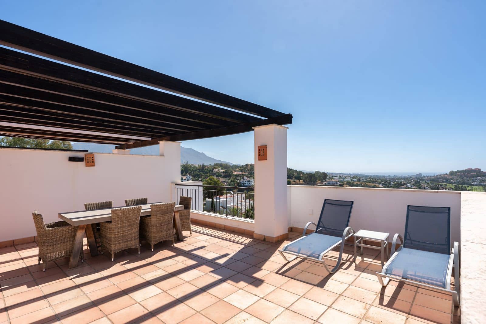 2 quarto Penthouse para venda em La Quinta - 615 000 € (Ref: 9894588)