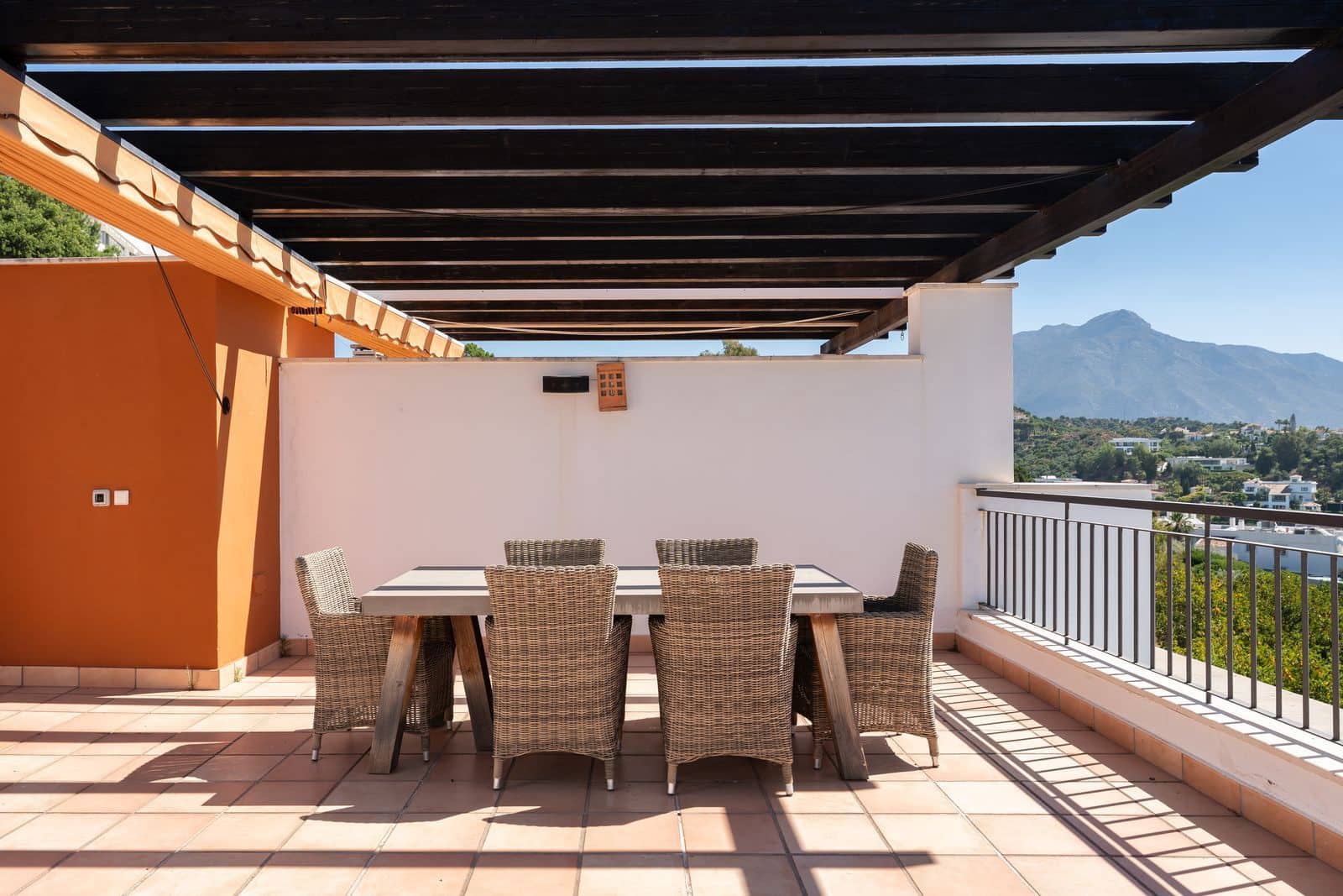 2 quarto Penthouse para venda em La Quinta - 615 000 € (Ref: 9894588)