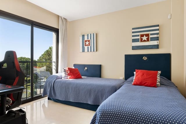 2 quarto Penthouse para venda em La Quinta, Benahavís - 615 000 € (Ref: 9894588)