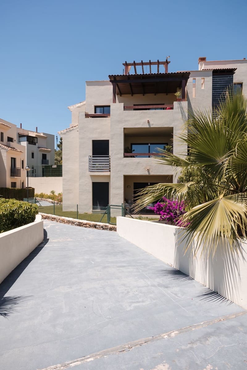 2 bedroom Apartment for sale in Estepona - € 499,000 (Ref: 9894591)