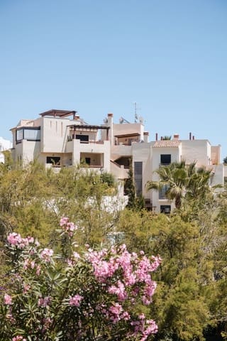 2 bedroom Apartment for sale in Estepona - € 499,000 (Ref: 9894591)