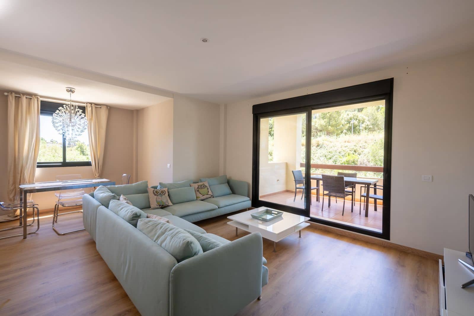 2 bedroom Apartment for sale in Estepona - € 499,000 (Ref: 9894591)
