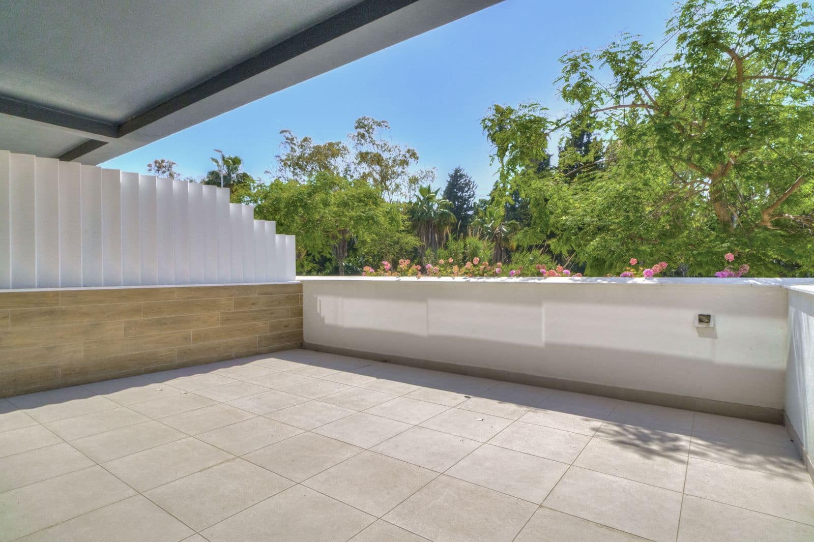 3 quarto Moradia Geminada para venda em New Golden Mile - 769 000 € (Ref: 9894592)
