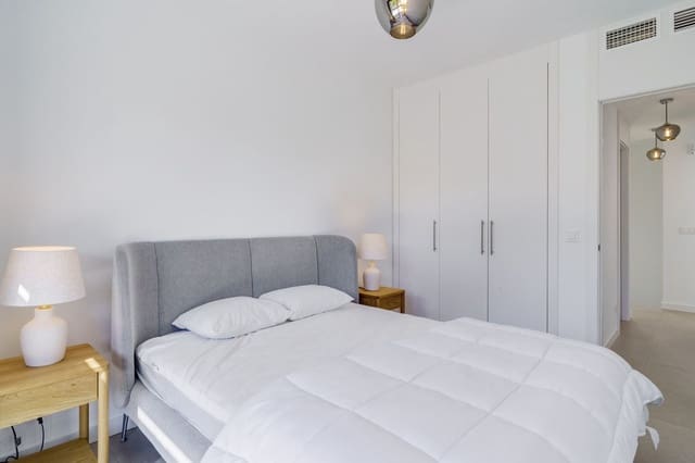 3 quarto Moradia Geminada para venda em New Golden Mile, Estepona - 769 000 € (Ref: 9894592)