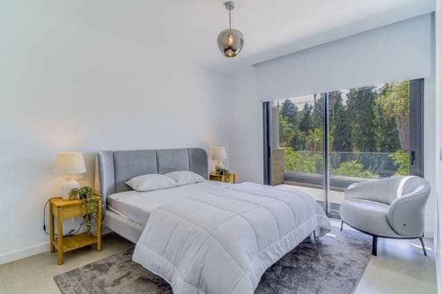 3 quarto Moradia Geminada para venda em New Golden Mile, Estepona - 769 000 € (Ref: 9894592)
