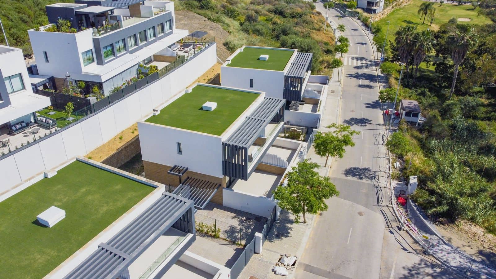 3 quarto Moradia Geminada para venda em New Golden Mile - 769 000 € (Ref: 9894592)