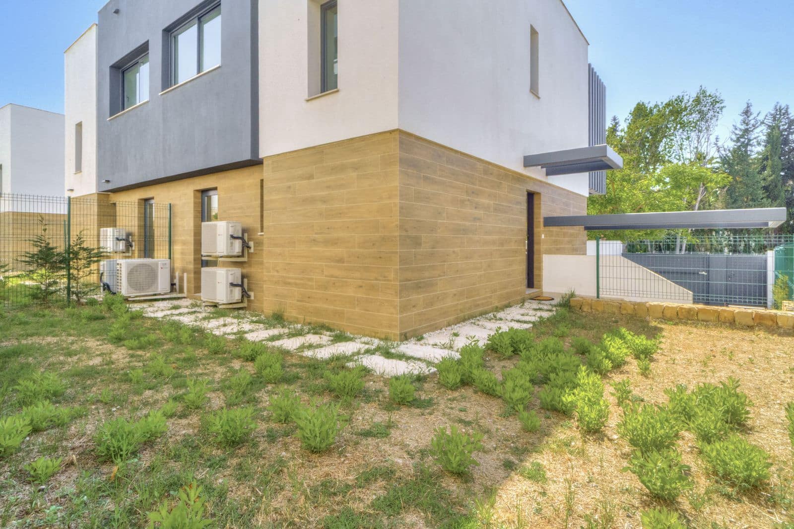 3 quarto Moradia Geminada para venda em New Golden Mile - 769 000 € (Ref: 9894592)
