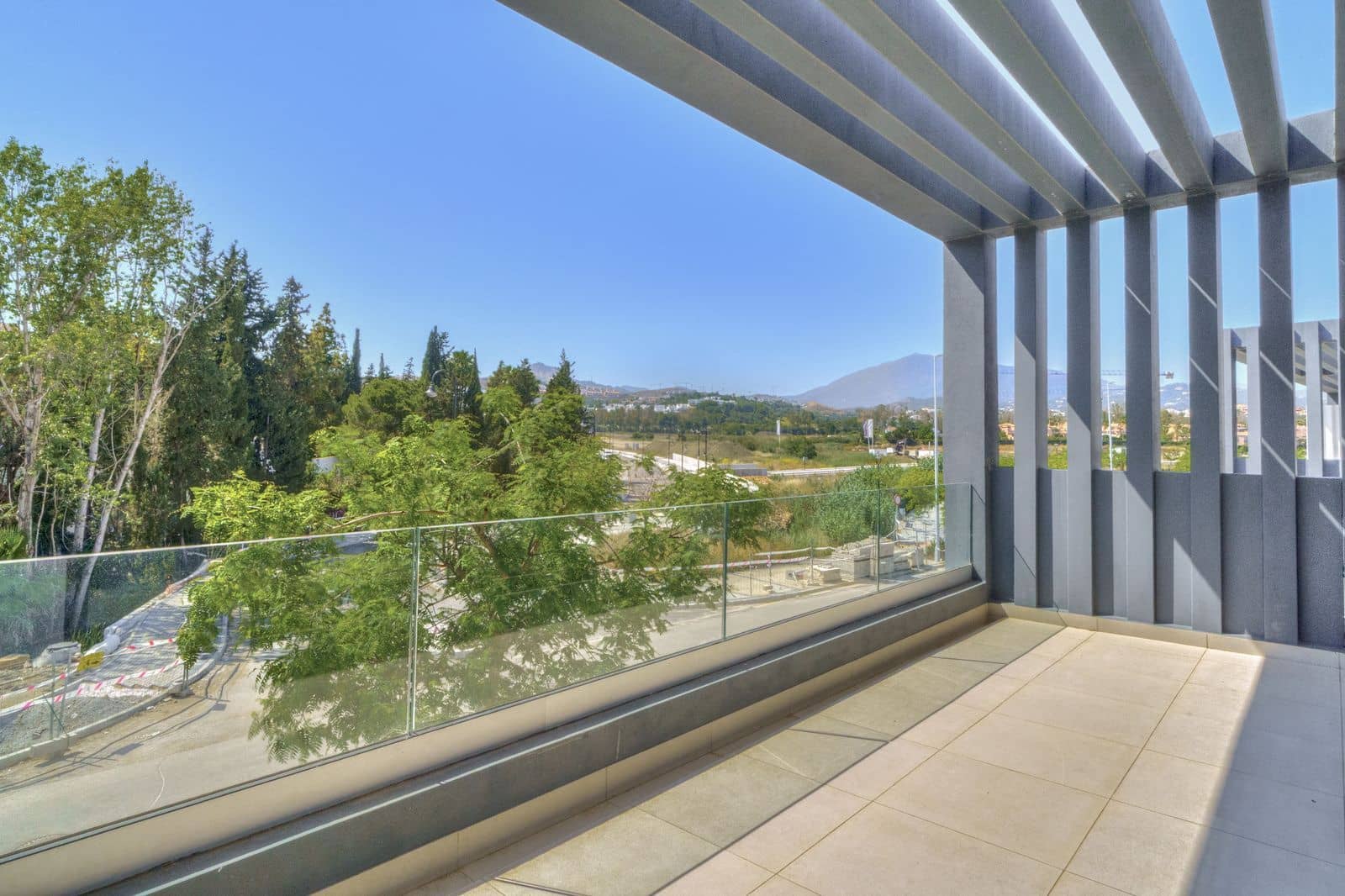 3 quarto Moradia Geminada para venda em New Golden Mile - 769 000 € (Ref: 9894592)