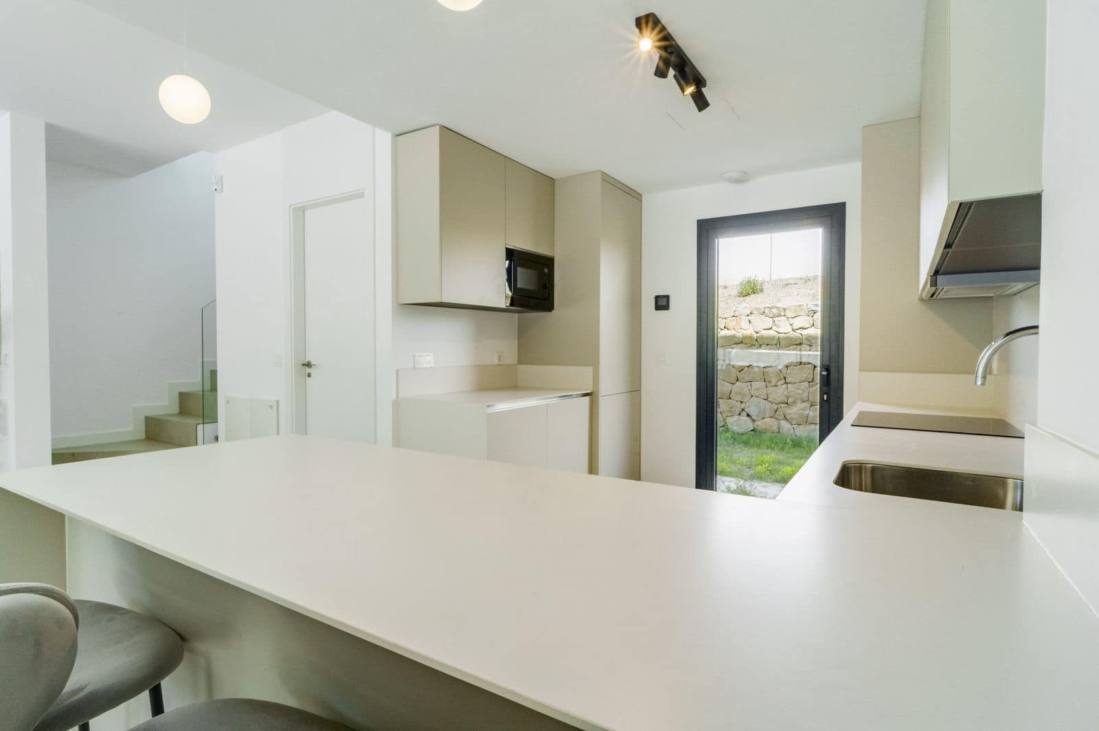 3 quarto Moradia Geminada para venda em New Golden Mile - 769 000 € (Ref: 9894592)