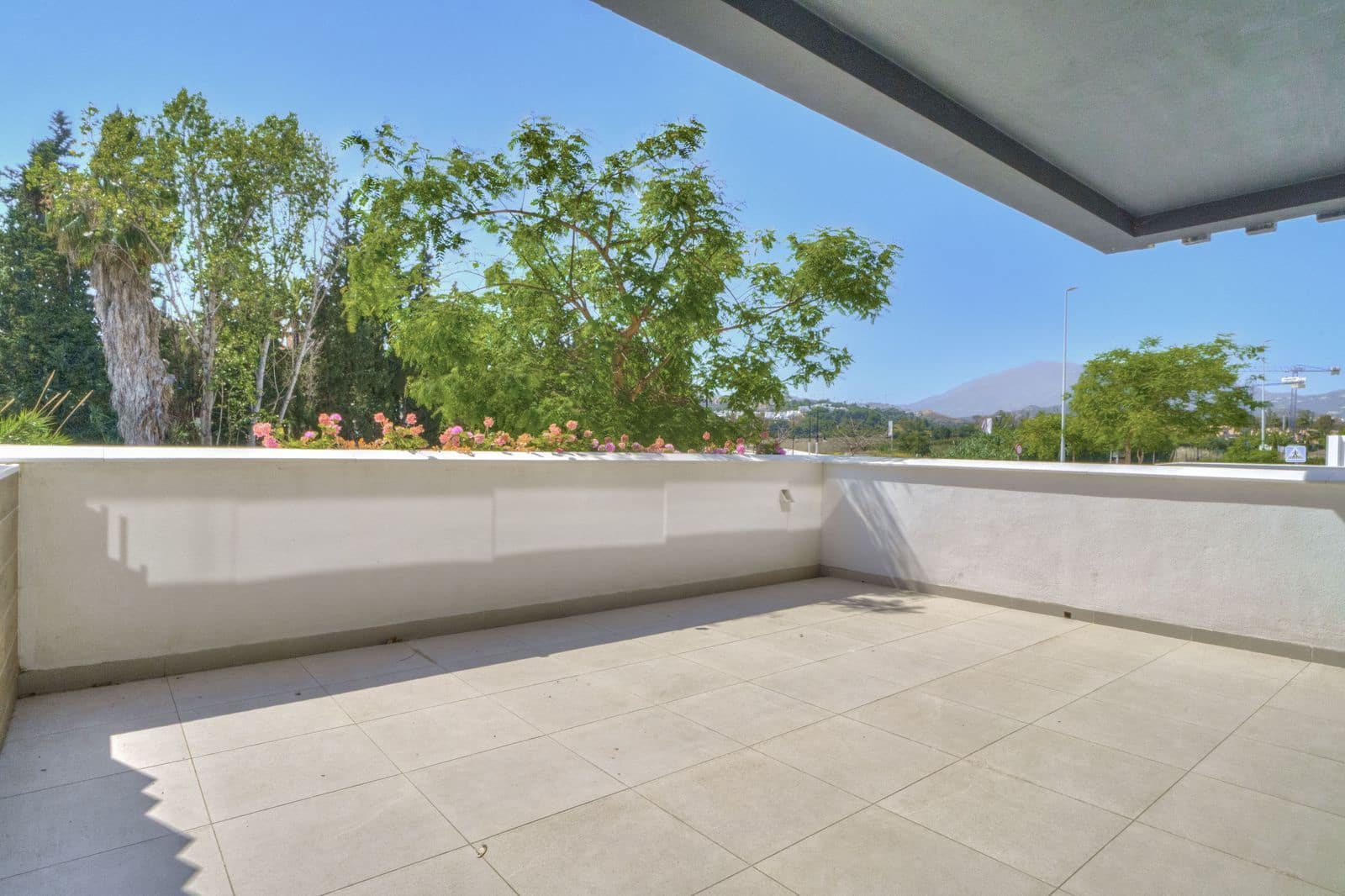 3 quarto Moradia Geminada para venda em New Golden Mile - 769 000 € (Ref: 9894592)