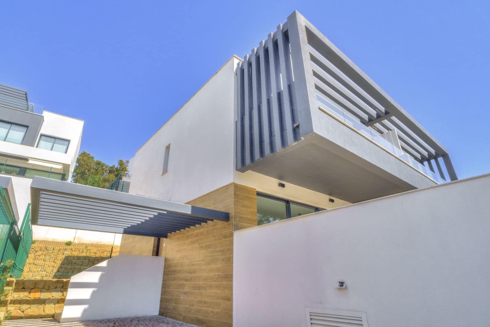 3 quarto Moradia Geminada para venda em New Golden Mile - 769 000 € (Ref: 9894592)