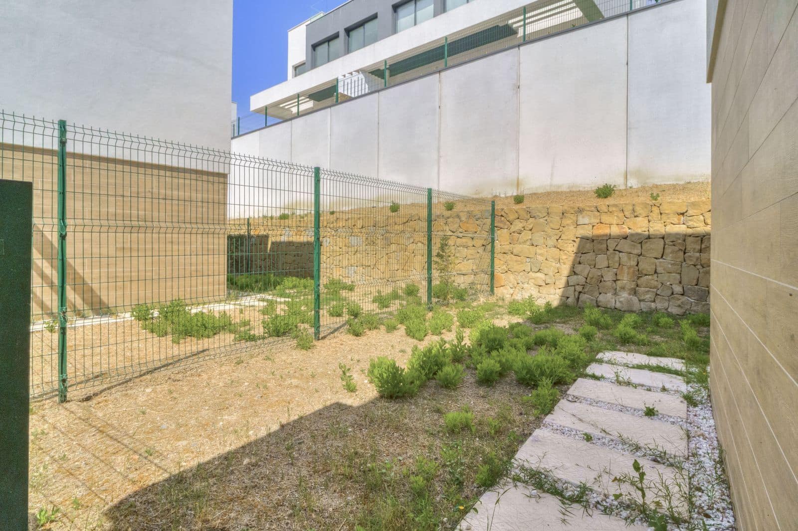 3 quarto Moradia Geminada para venda em New Golden Mile - 769 000 € (Ref: 9894592)