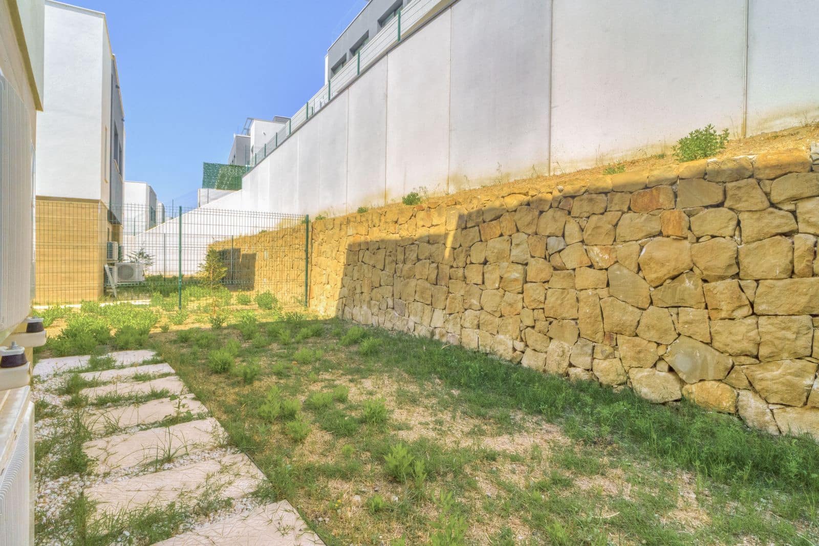 3 quarto Moradia Geminada para venda em New Golden Mile - 769 000 € (Ref: 9894592)