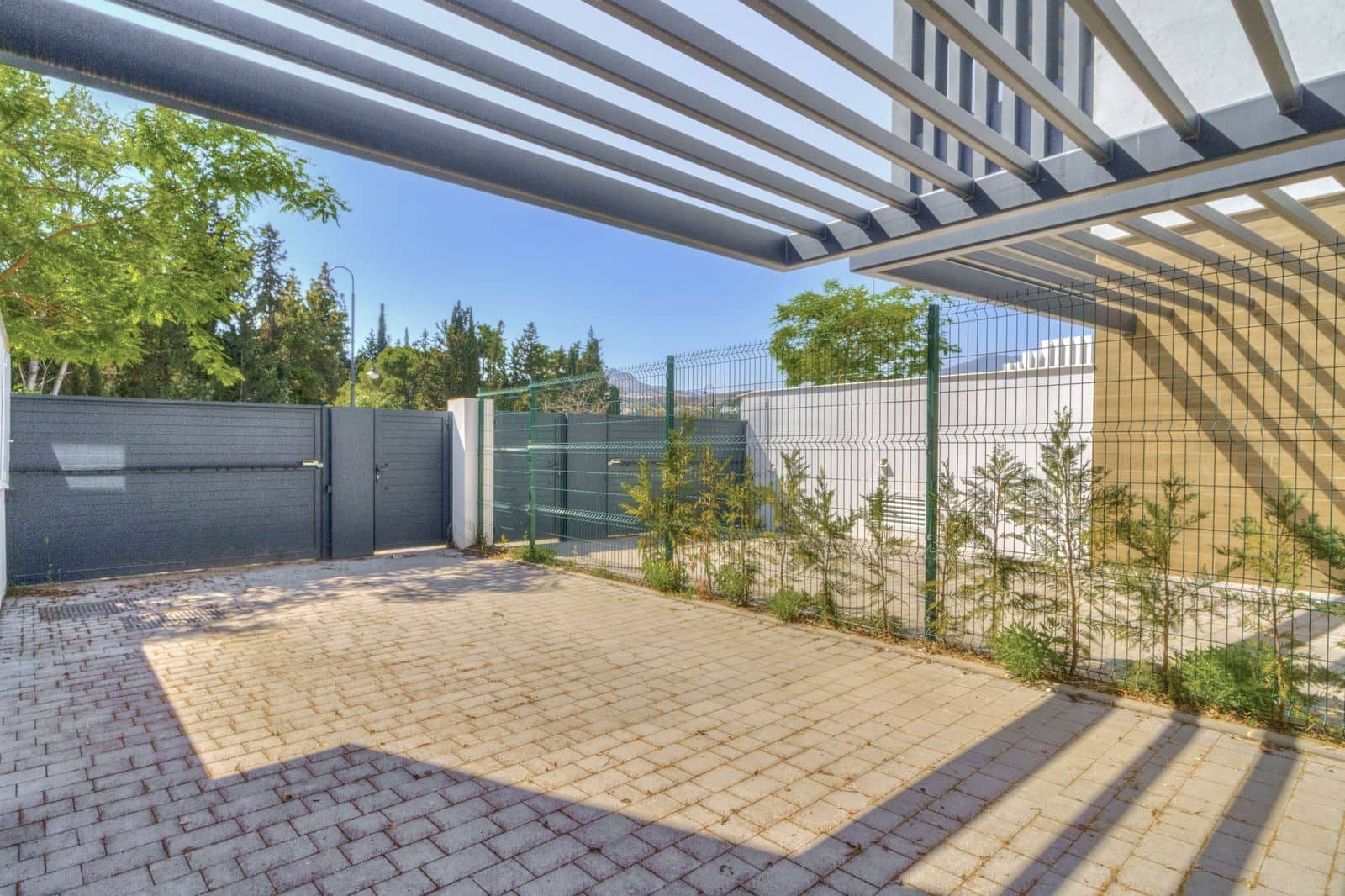 3 quarto Moradia Geminada para venda em New Golden Mile - 769 000 € (Ref: 9894592)