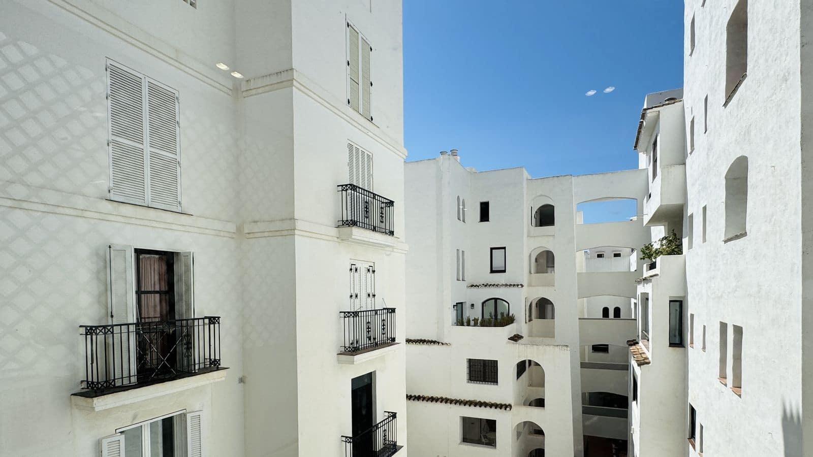 2 soveværelse Lejlighed til salg i Puerto Banus - € 590.000 (Ref: 9894593)