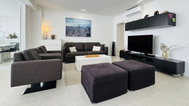 2 soveværelse Lejlighed til salg i Puerto Banus, Marbella - € 590.000 (Ref: 9894593)
