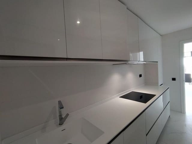 2 sypialnia Penthouse na sprzedaż w Estepona - 550 000 € (Ref: 9894598)
