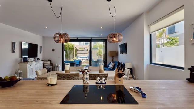 4 soverom Kjedet enebolig til salgs i New Golden Mile, Estepona - € 949 000 (Ref: 9894599)