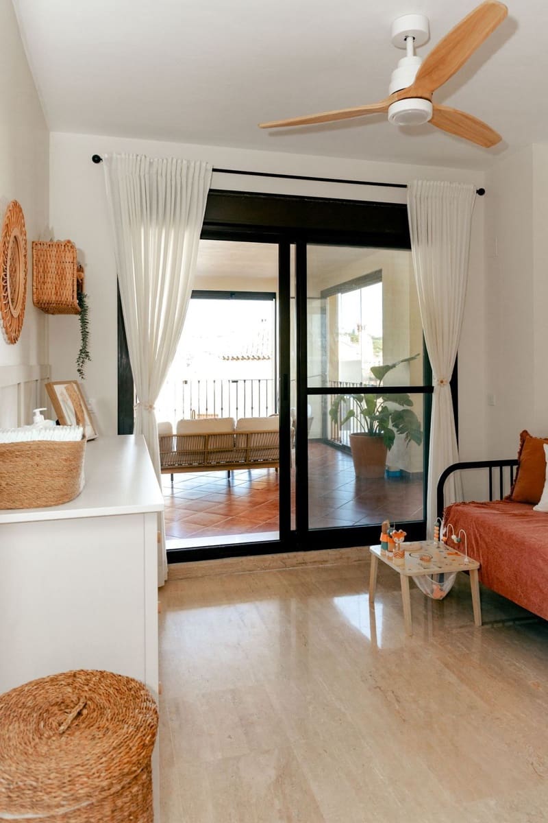 3 bedroom Apartment for sale in Estepona - € 395,000 (Ref: 9894600)