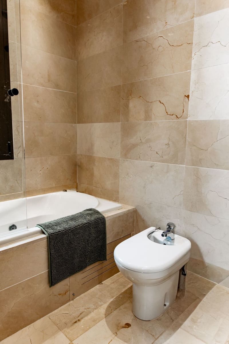 3 bedroom Apartment for sale in Estepona - € 395,000 (Ref: 9894600)