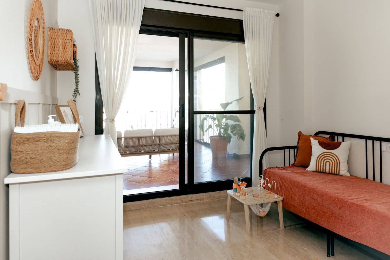 3 bedroom Apartment for sale in Estepona - € 395,000 (Ref: 9894600)