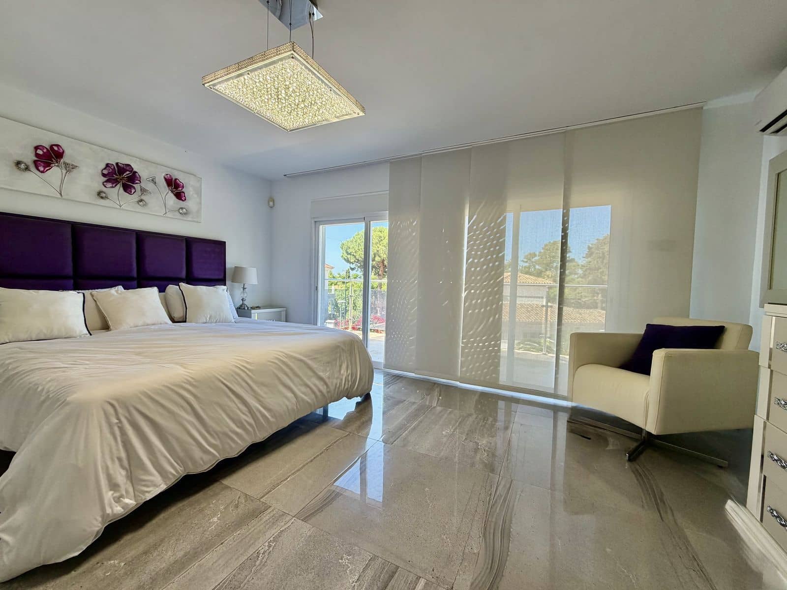 4 bedroom Villa for sale in Cabopino - € 1,725,000 (Ref: 9894602)