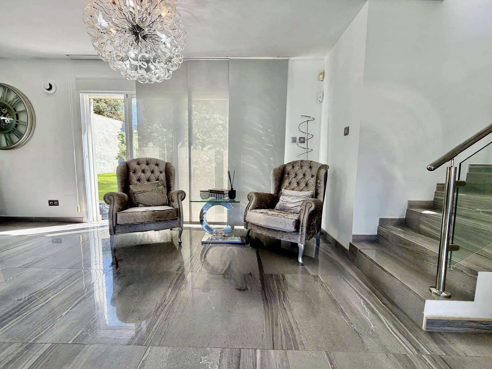4 bedroom Villa for sale in Cabopino - € 1,725,000 (Ref: 9894602)