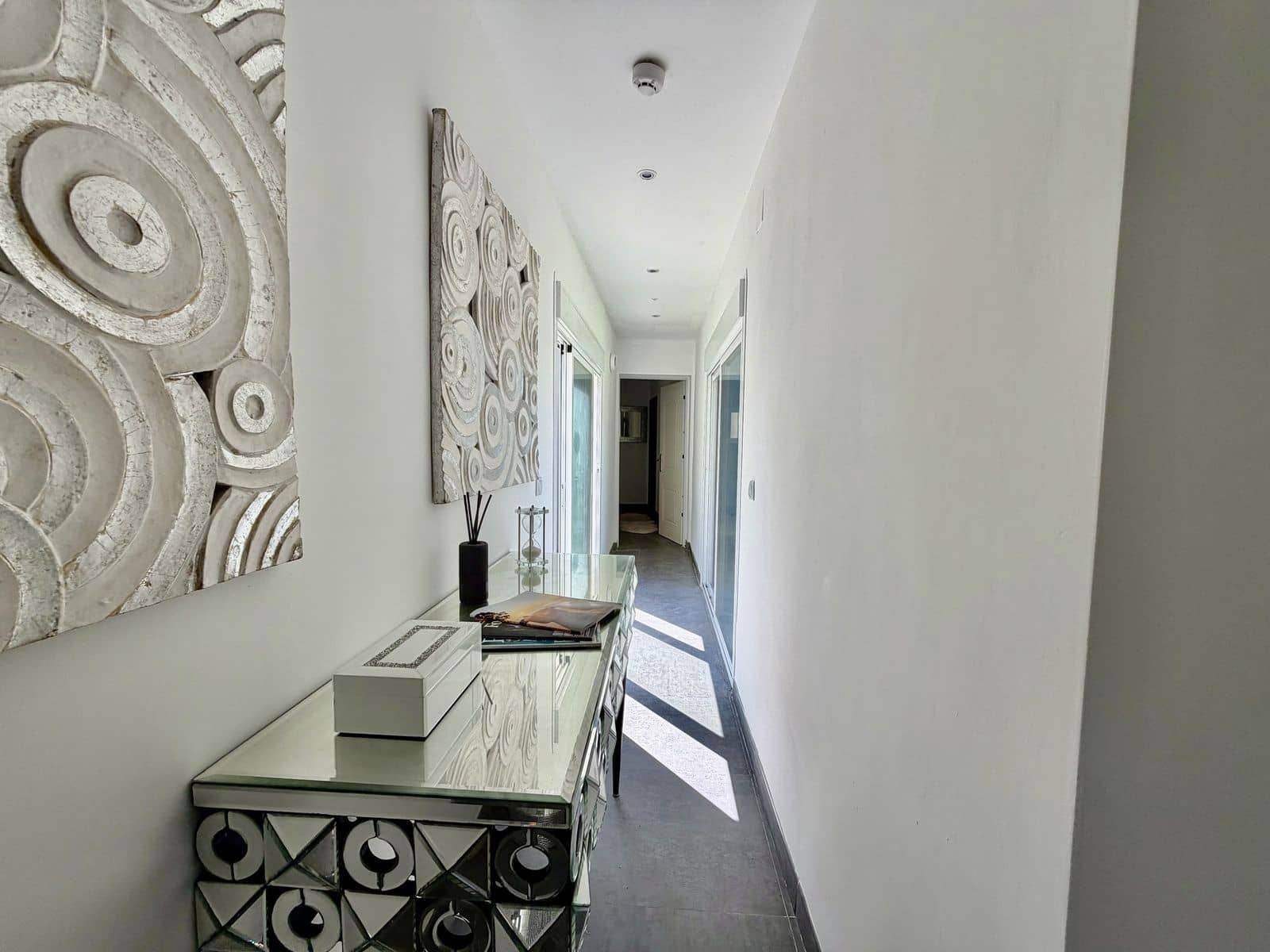 4 bedroom Villa for sale in Cabopino - € 1,725,000 (Ref: 9894602)