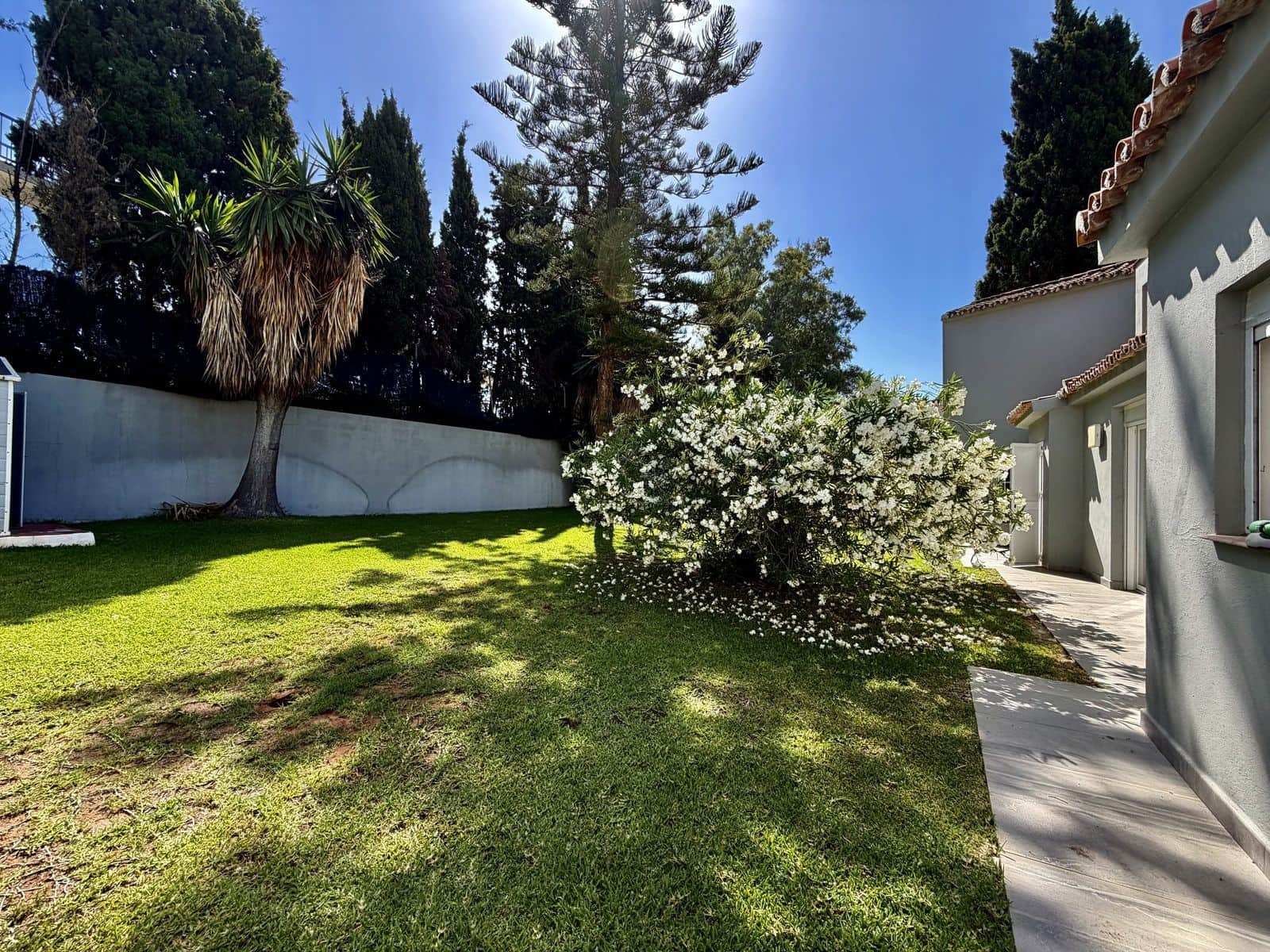 4 bedroom Villa for sale in Cabopino - € 1,725,000 (Ref: 9894602)