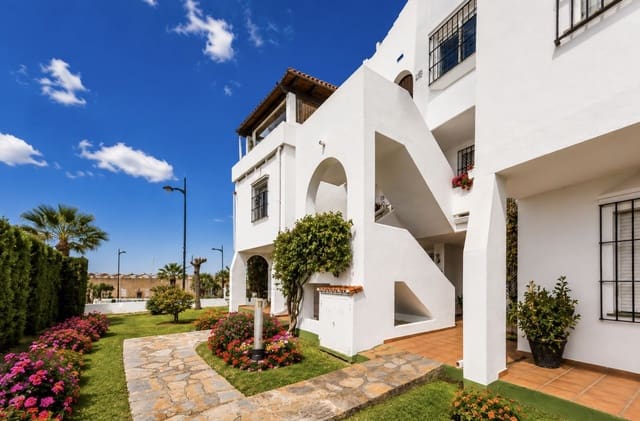 3 bedroom Apartment for sale in Nueva Andalucia, Marbella - € 895,000 (Ref: 9894606)