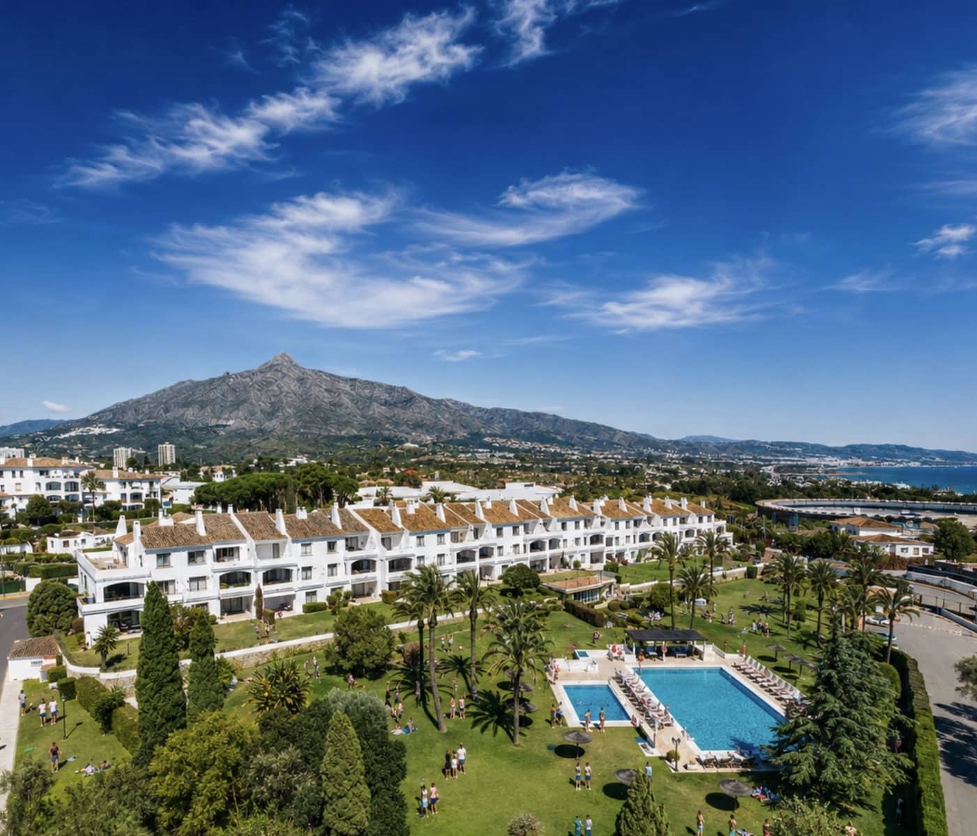 3 bedroom Apartment for sale in Nueva Andalucia - € 895,000 (Ref: 9894606)