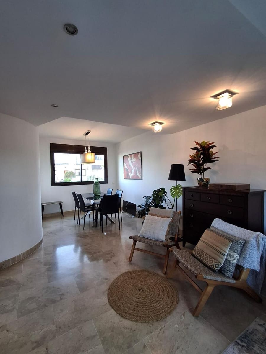 3 quarto Casa em Banda para venda em La Alcaidesa - 675 000 € (Ref: 9894607)