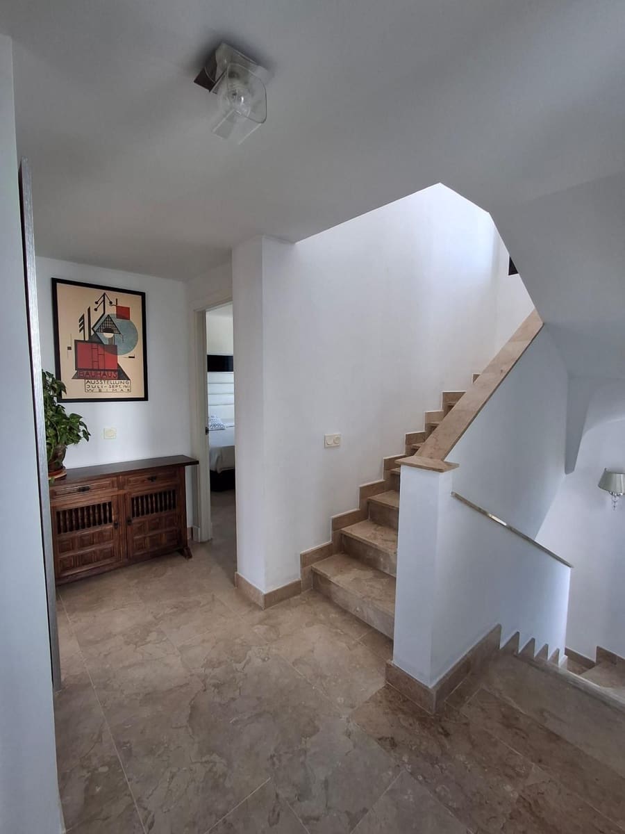 3 quarto Casa em Banda para venda em La Alcaidesa - 675 000 € (Ref: 9894607)