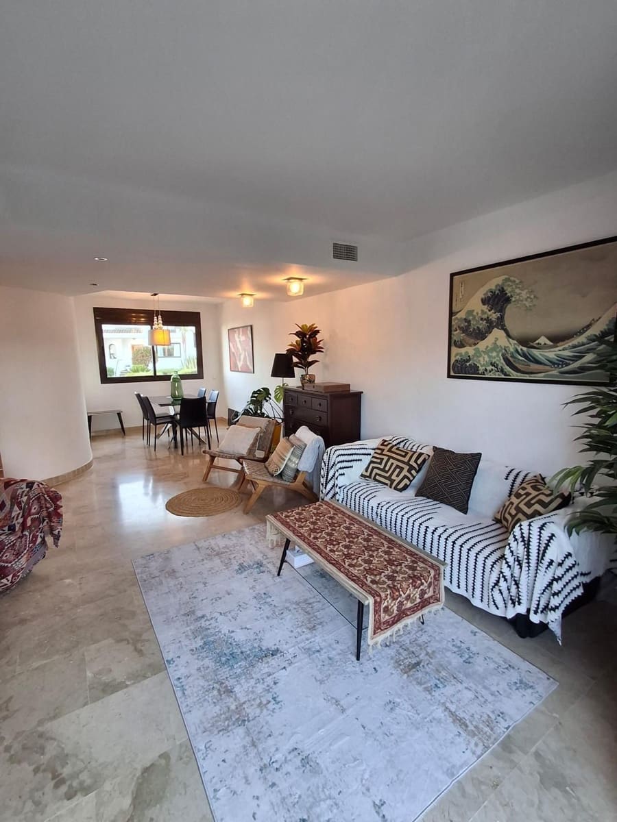 3 quarto Casa em Banda para venda em La Alcaidesa - 675 000 € (Ref: 9894607)
