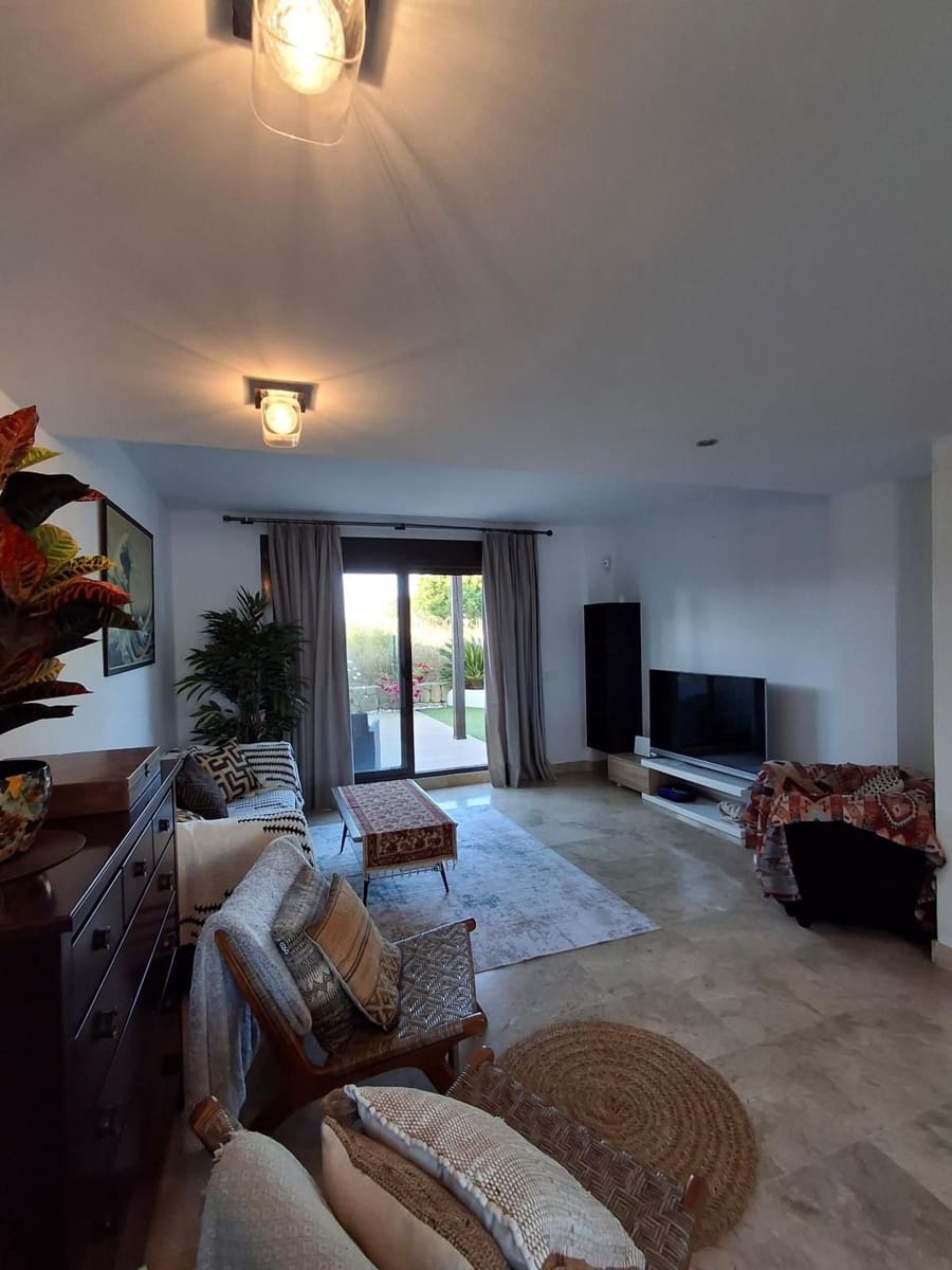 3 quarto Casa em Banda para venda em La Alcaidesa - 675 000 € (Ref: 9894607)