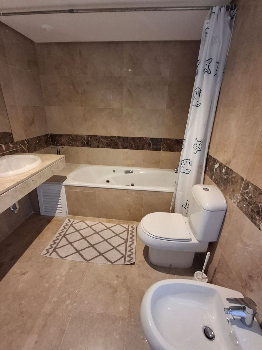 3 quarto Casa em Banda para venda em La Alcaidesa - 675 000 € (Ref: 9894607)
