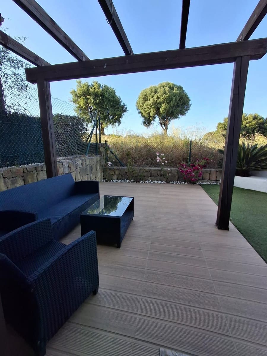 3 quarto Casa em Banda para venda em La Alcaidesa - 675 000 € (Ref: 9894607)